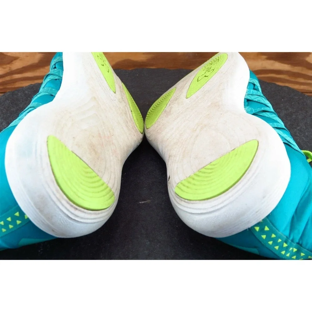 Under armour Youth Girls Shoes Size 3.5‎ M Blue Running Fabric